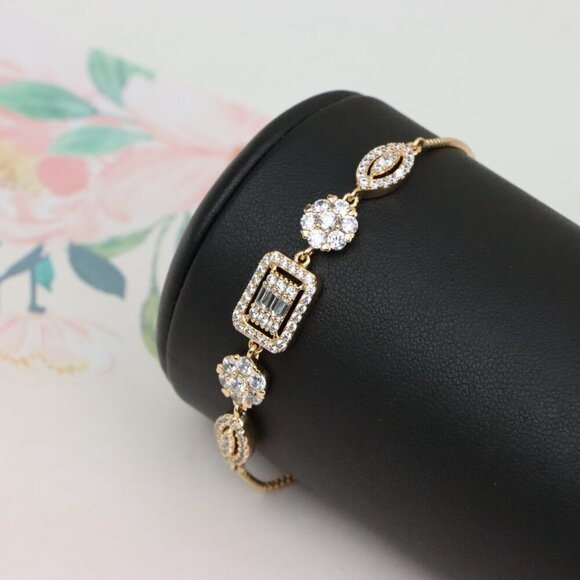 Elegant Rose Gold A-Bracelet with Sparkling Stones, Adjustable Size, XPAB0648 - Picture 4 of 12